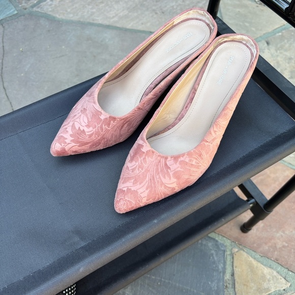 Pour La Victoire Velvet Blush Pink Mules Kitten Heels 9 Romantic French Boho - Picture 1 of 9